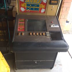 Double Bonus Poker Slot Machine