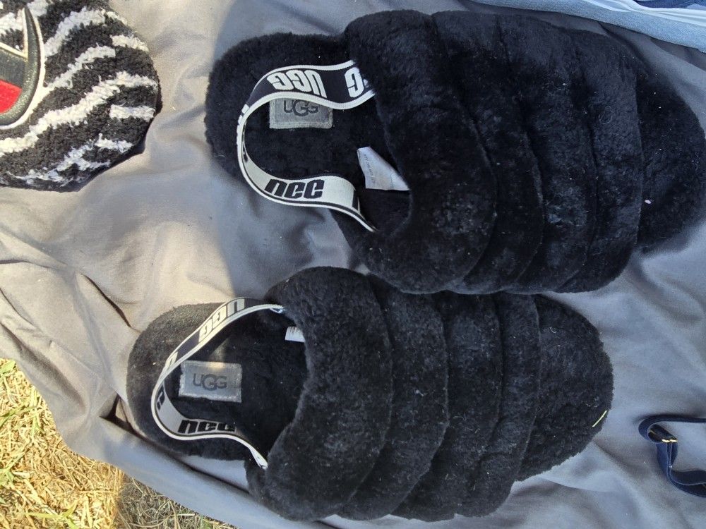 Sz 5 Ugg Sandals