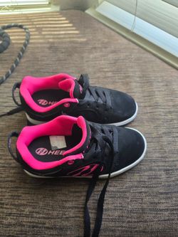 Youth size 1 Heelys