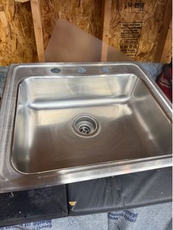 Stainless steel sink
