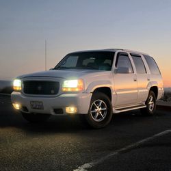 2000 Cadillac Escalade