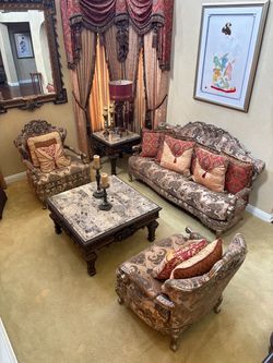Ornate Baroque Living Room Furniture Set
