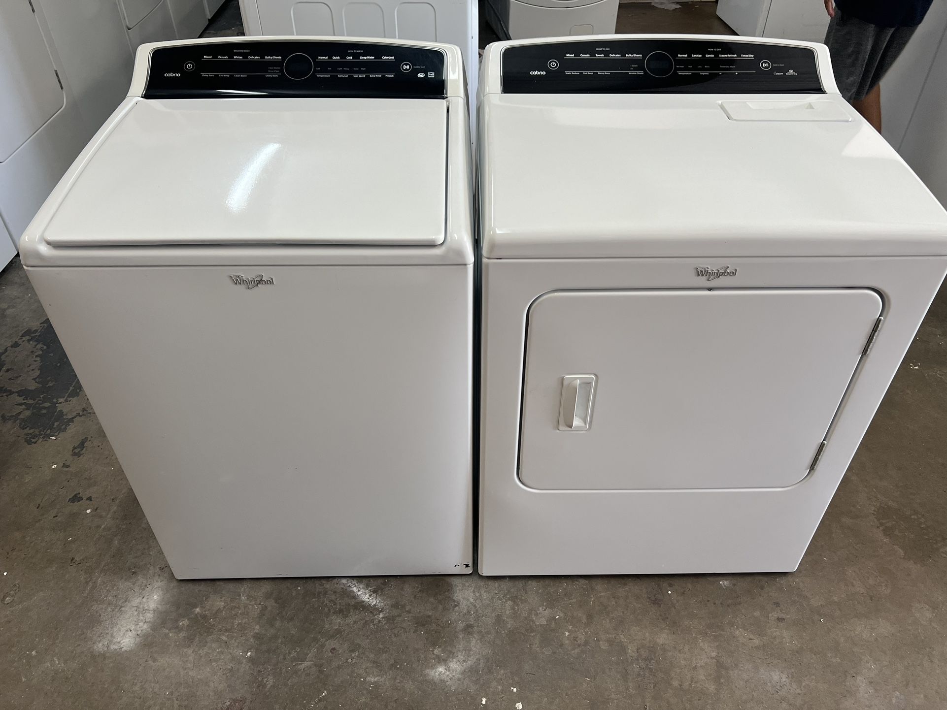 Whirlpool Washer And Whirpool Eléctric Dryer