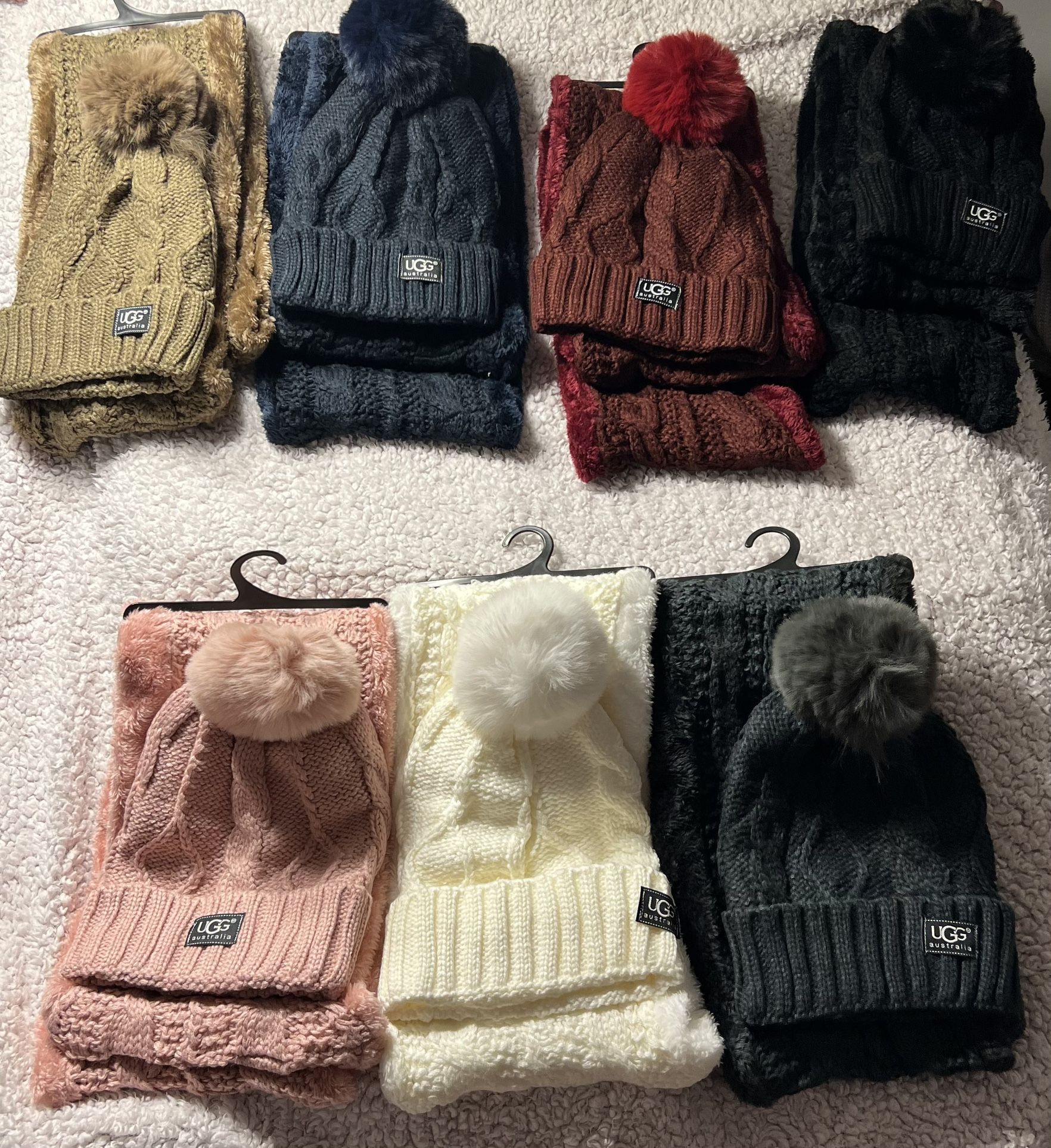 UGG Hat & Scarf Set *NEW*
