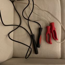 2 Jump ropes 