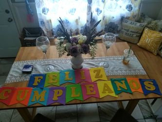 Feliz cumpleanos felt banner