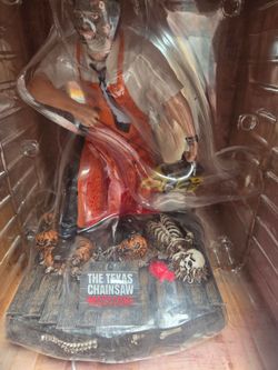 Spirt Halloween Leatherface statue. Makes chainsaw and scream sound