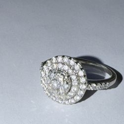 14k White gold 1 Karat Diamond halo 