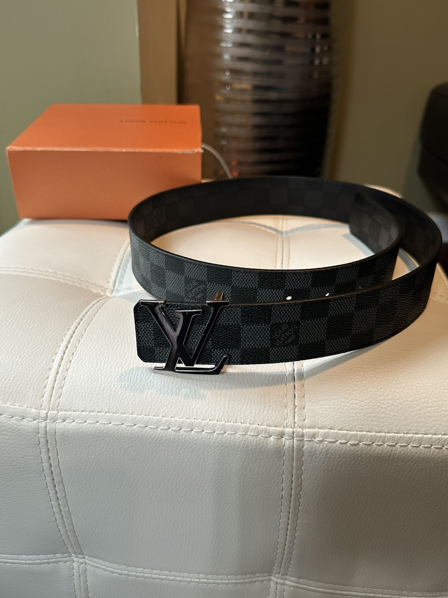 Original Louis Vuitton men belt with box and