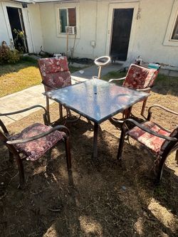 5 pc garden set table and chairs
