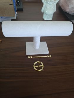 Jewelry/bracelet holder