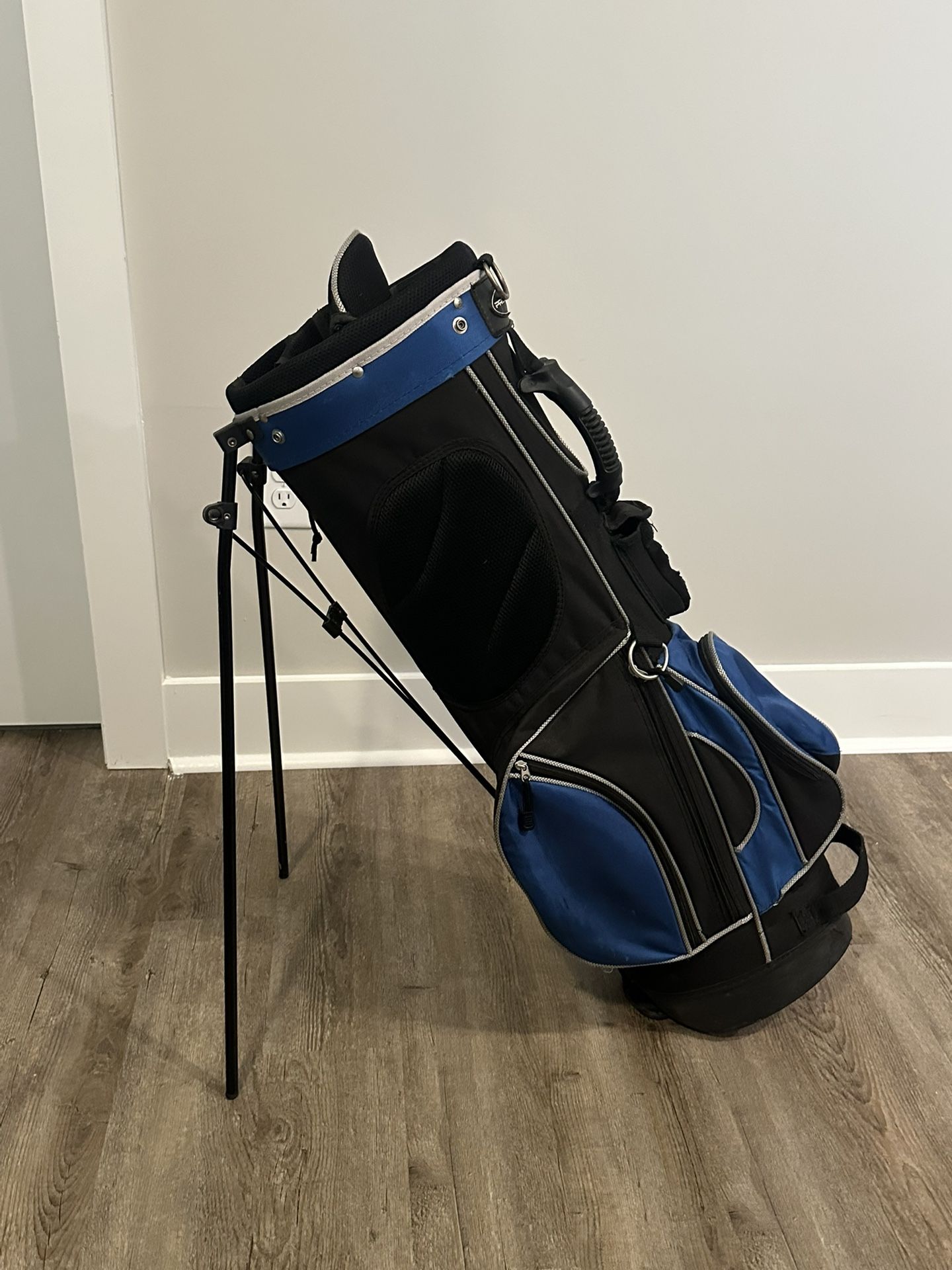 Fully Functional Golf Bag - Medium Sized Blue Golf Bag