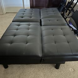 Black Futon