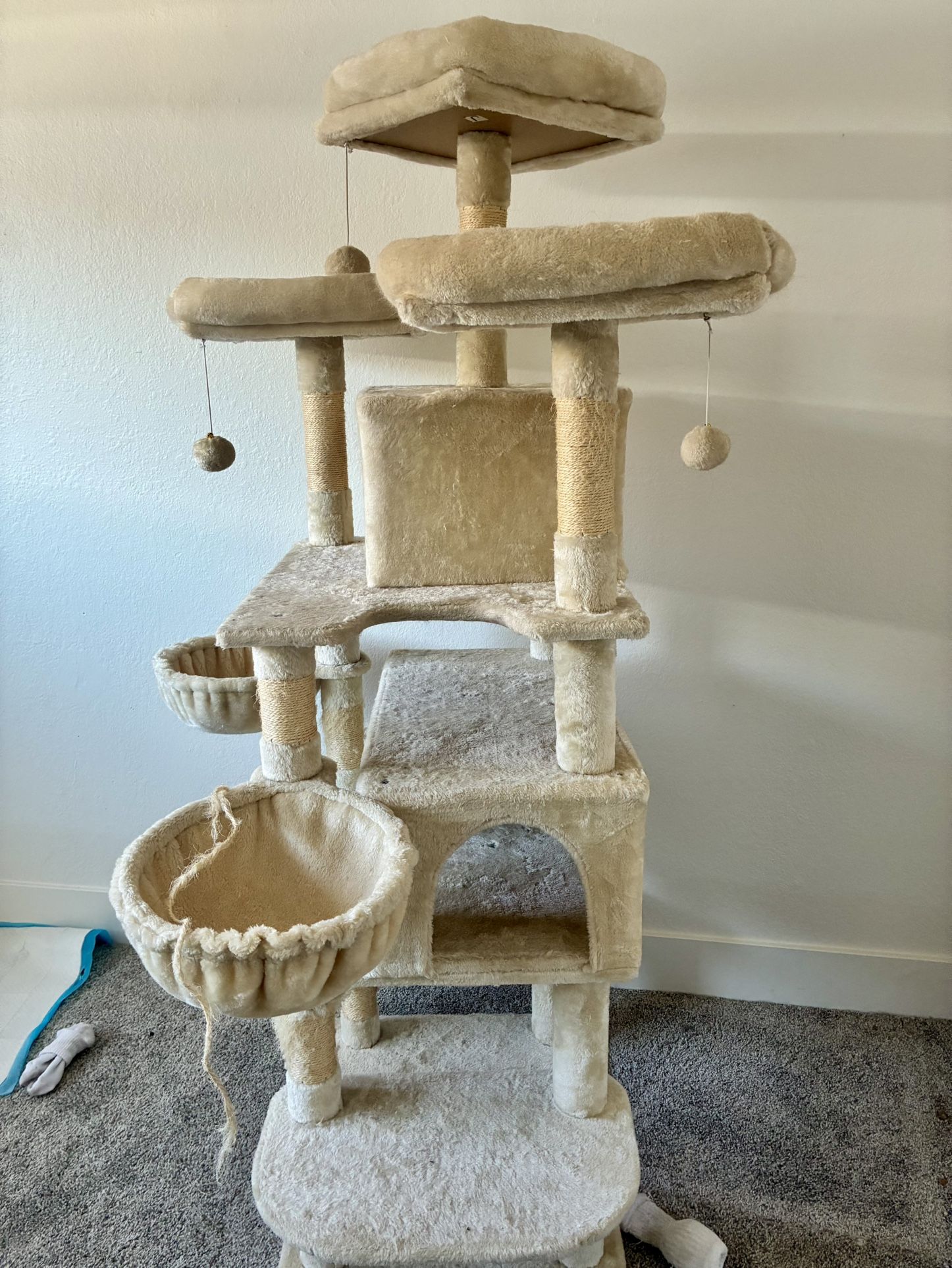 6 Ft Tall cat gym And Brand new Electric litter box