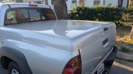 Toyota Tacoma Ranch Fiberglass Legacy One Piece tonneau cover