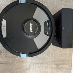 Like New Shark AI Ultra Robot Vacuum RV2610WFUS Lidar + Dock NEW BATTERY (No Mop)