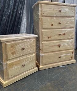 5 and 2 drawer set (( pine