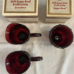 Avon 1876 Cape Cod Creamer And Sugar 