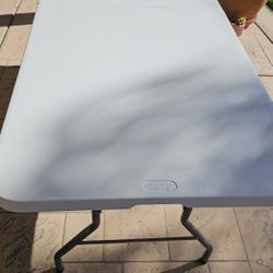 6ft Folding Table Duramax Commercial Grade Not The Cheap Thin China Ones. Its In Like New Condition 