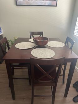 Dinning room table