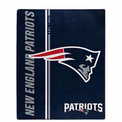 Northwest NFL New England Patriots 50x60 Raschel Restructure DesignBlanket, Team Colors, One Size (1NFL0(contact info removed)6RET)
