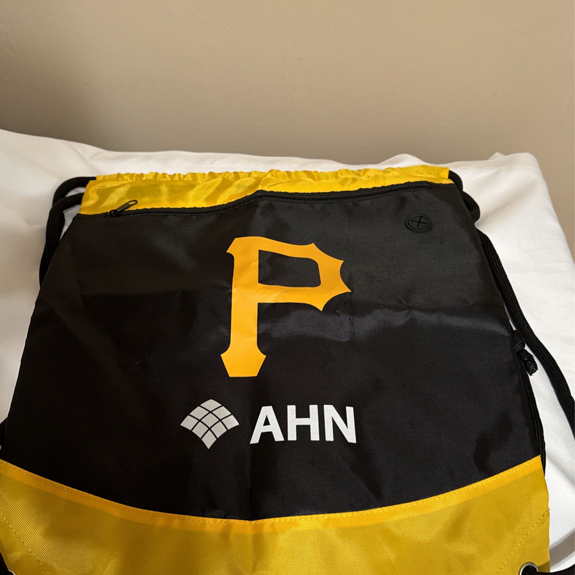Pittsburgh Pirates Sling Bag - New!