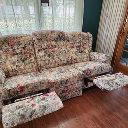 Sofa With 2 Reclining Seats Perfect Condition 