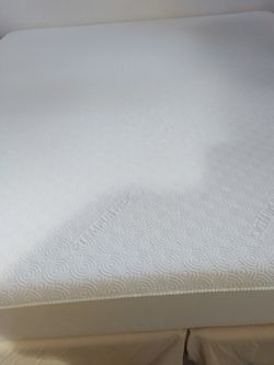 King Temperpedic Mattress