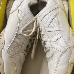 Cheer Shoes Size 4