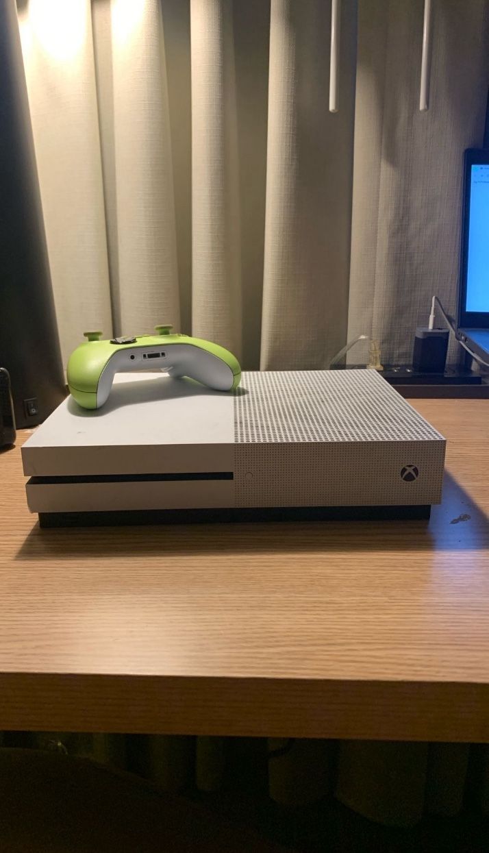 Xbox One S