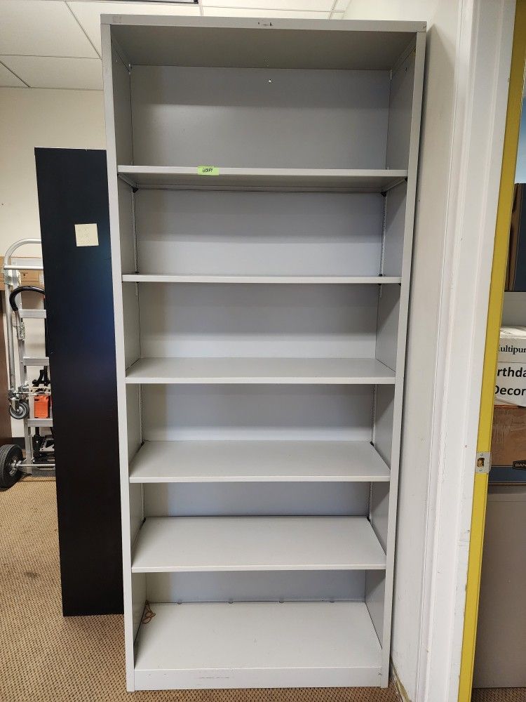 Storing METAL SHELVES