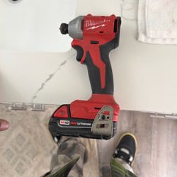 Brushlles Impact 18v Milwaukee With 2.0 Battery 45$ 