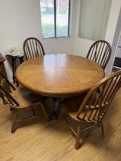 Oak Table And Chairs 