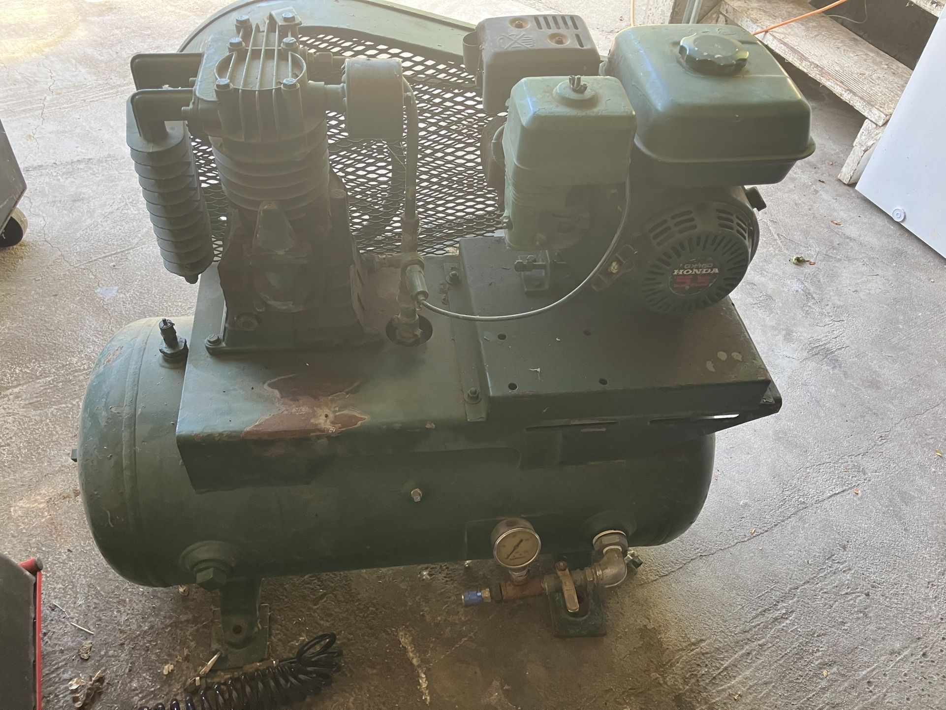 30 Gal Air Compressor 