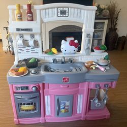step 2 play kitchen 
