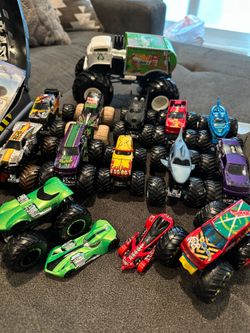 Monster Trucks Set TOYS