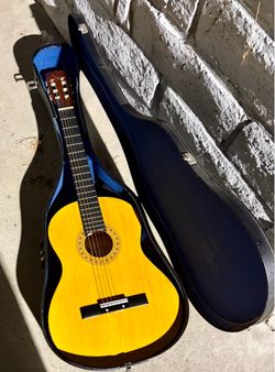 Castilla guitar model #65 with case