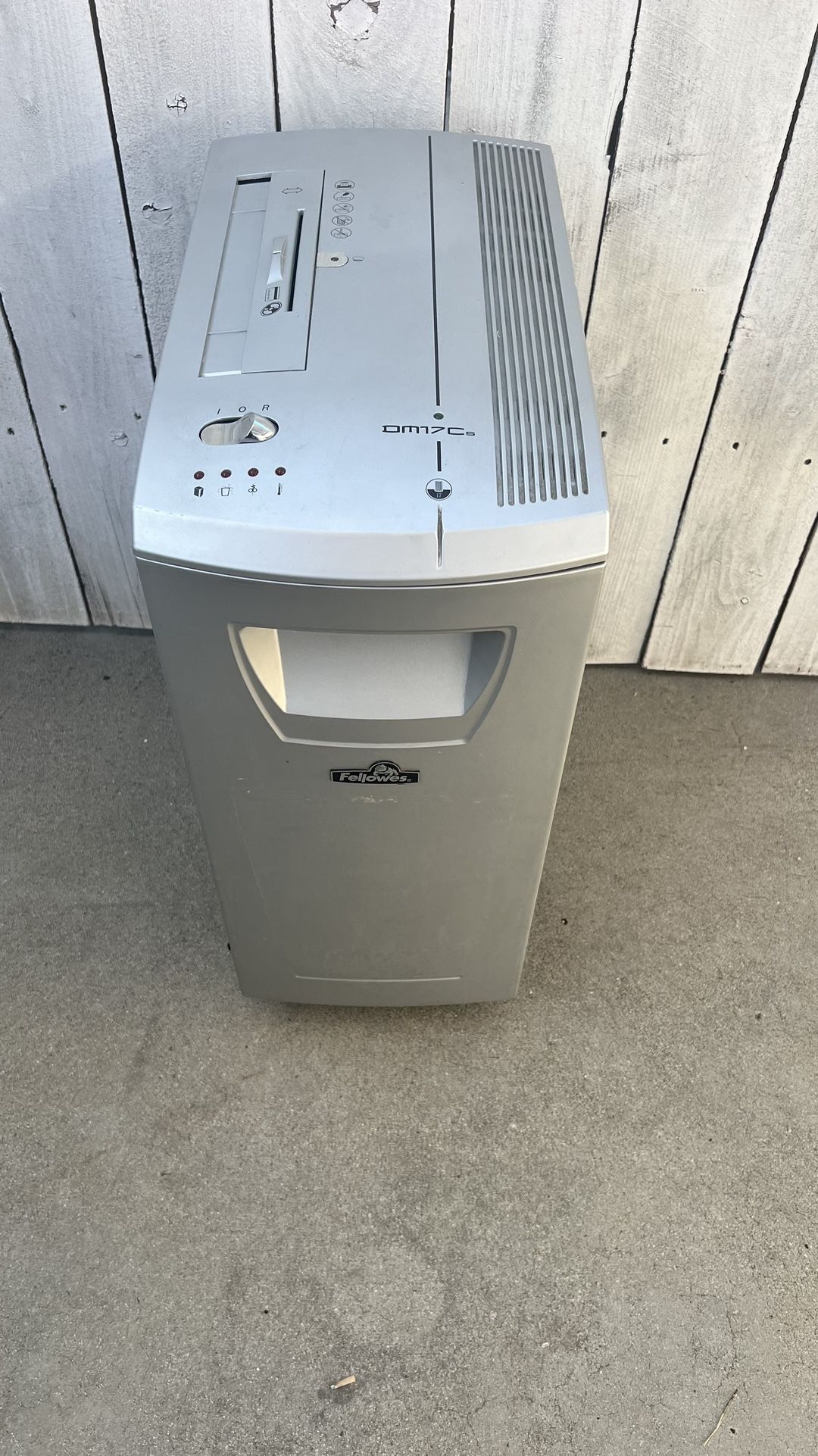 Fellowes DM17cs Heavy-duty Confetti Paper Shredder