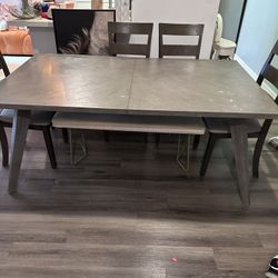 Dining Table + 4 Chairs