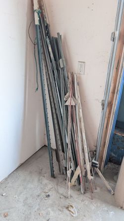Free Electric Fence Posts & Metal Fence Posts – You Haul