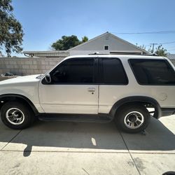 98 Ford Explorer 
