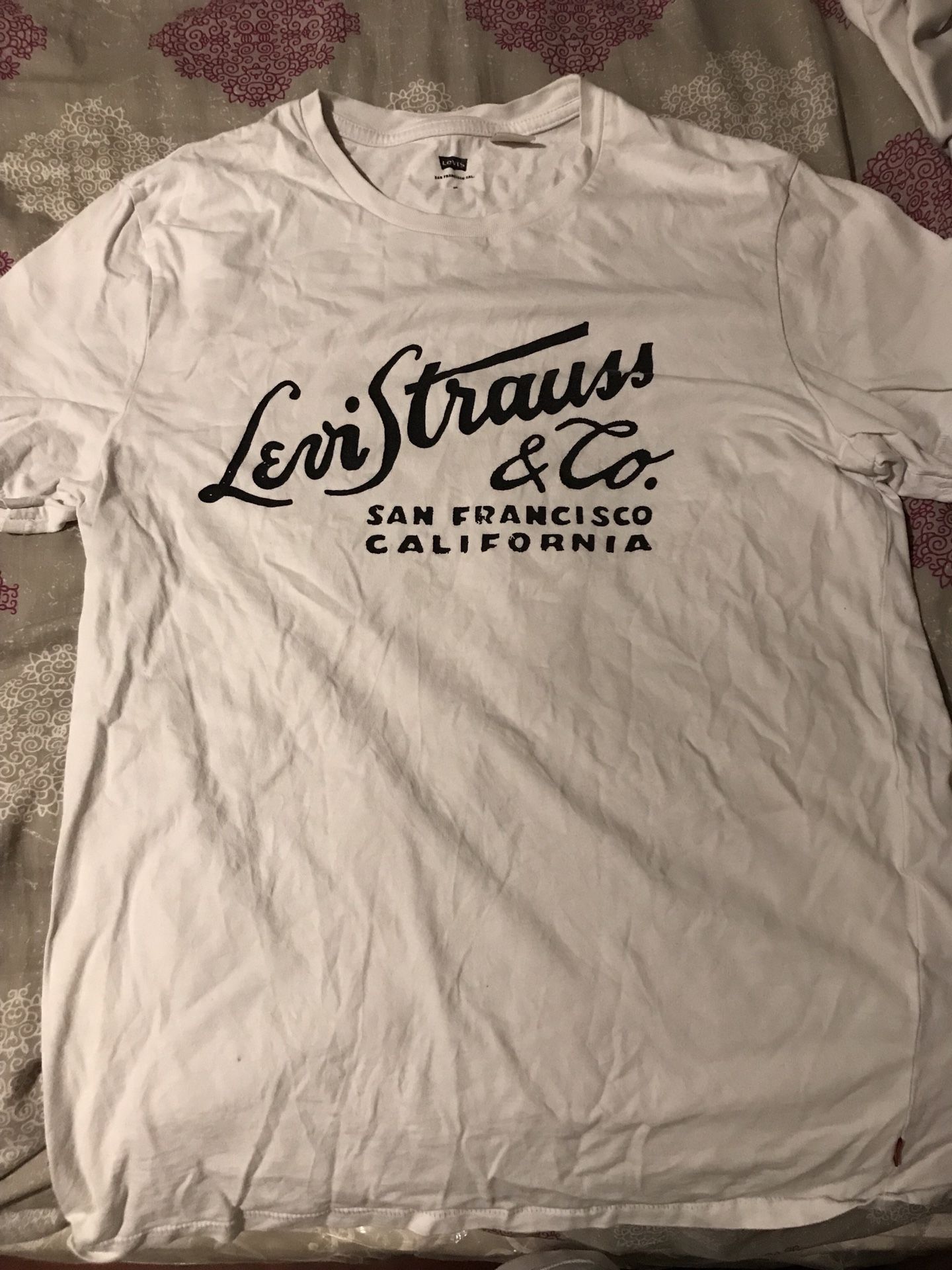White Levi’s Shirt