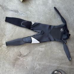 Boys 4:3 Full Suit Wetsuit Size 12