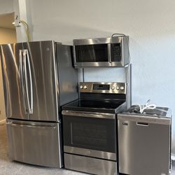 Perfect Condition Available Right Now Appliances Set Kitchen 