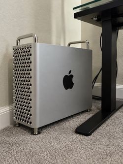 2019 Apple Mac Pro Bundle | 2TB SSD | 32GB RAM | 3 Monitors + Mounts