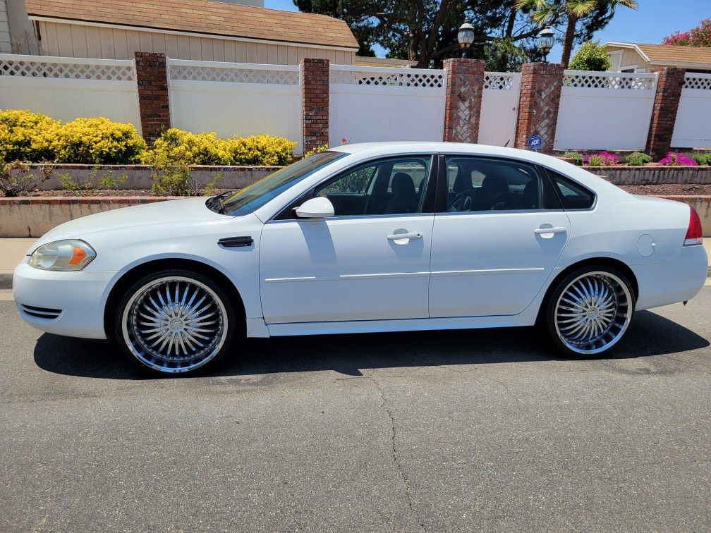 (16) Chevy Impala, 22"rims, Clean Title, Smogged
