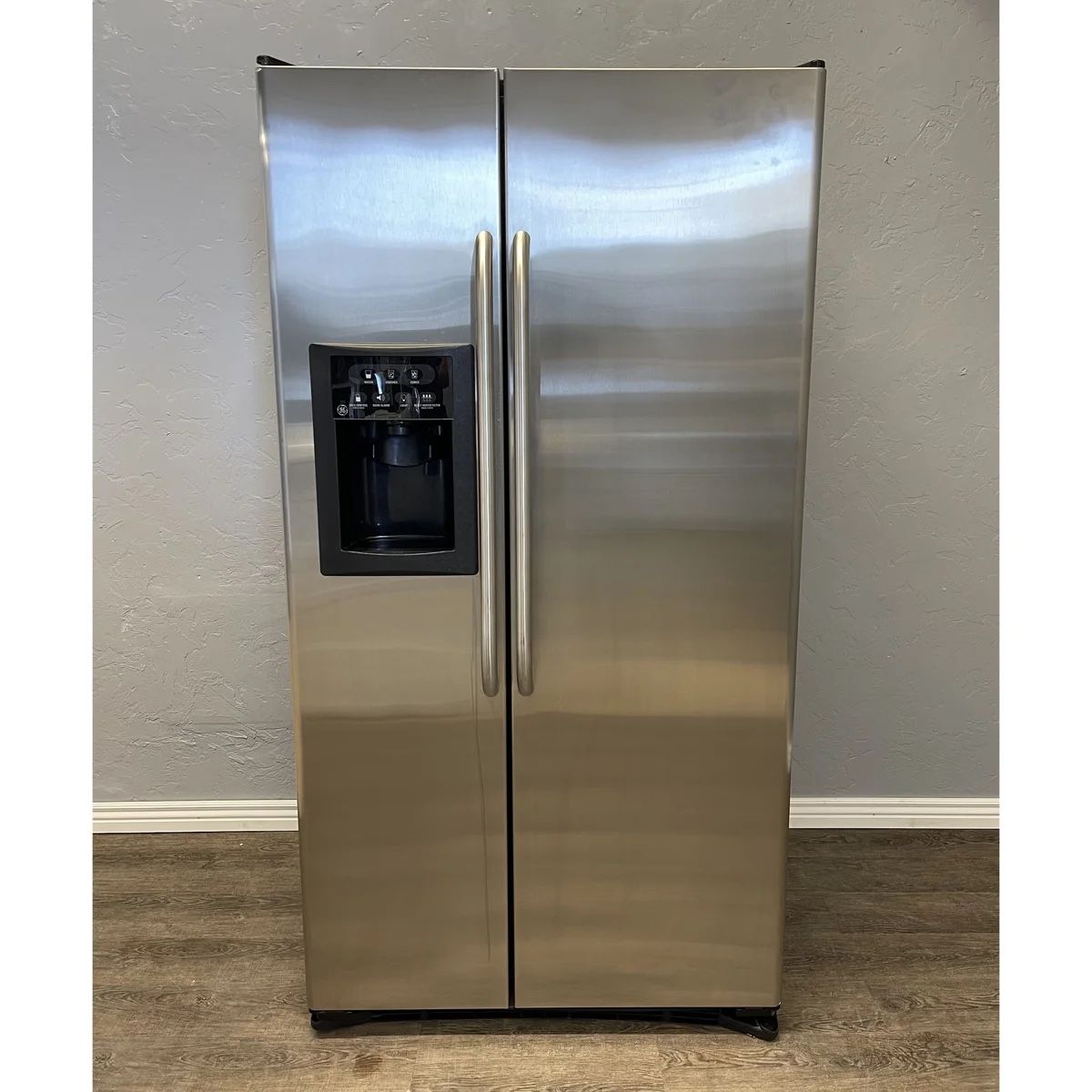 GE 22.6 Cu. Ft. Refrigerator GSC23LSRCSS Counter Depth for Sale in