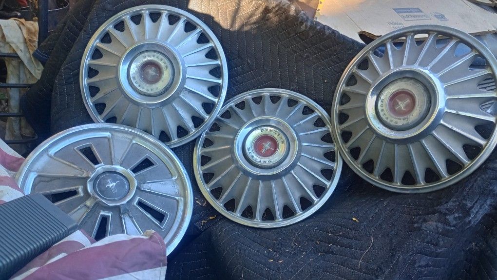 1967 Ford Mustang Hubcaps 14” Vintage Set Of 4