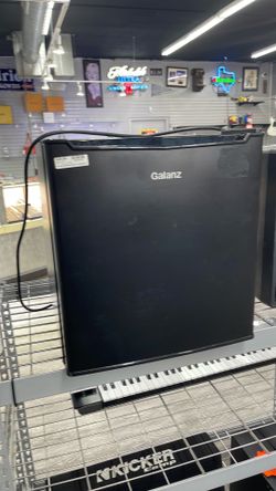 Galanz Mini fridge