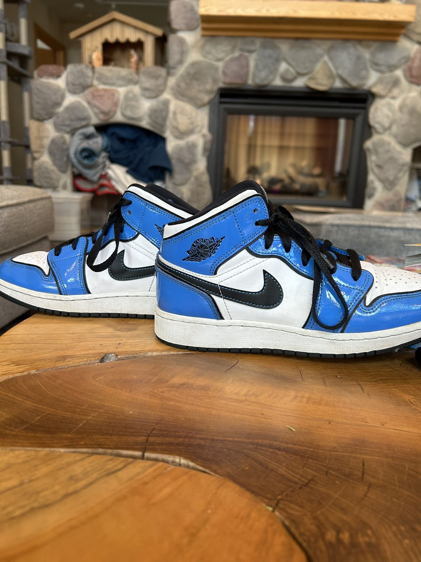 Jordan 1 Mid Se Sky Blue Size 5 Youth